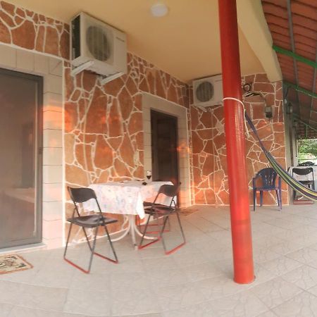Romeo'S Guest House 2 Piqeras Bagian luar foto