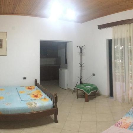 Romeo'S Guest House 2 Piqeras Bagian luar foto