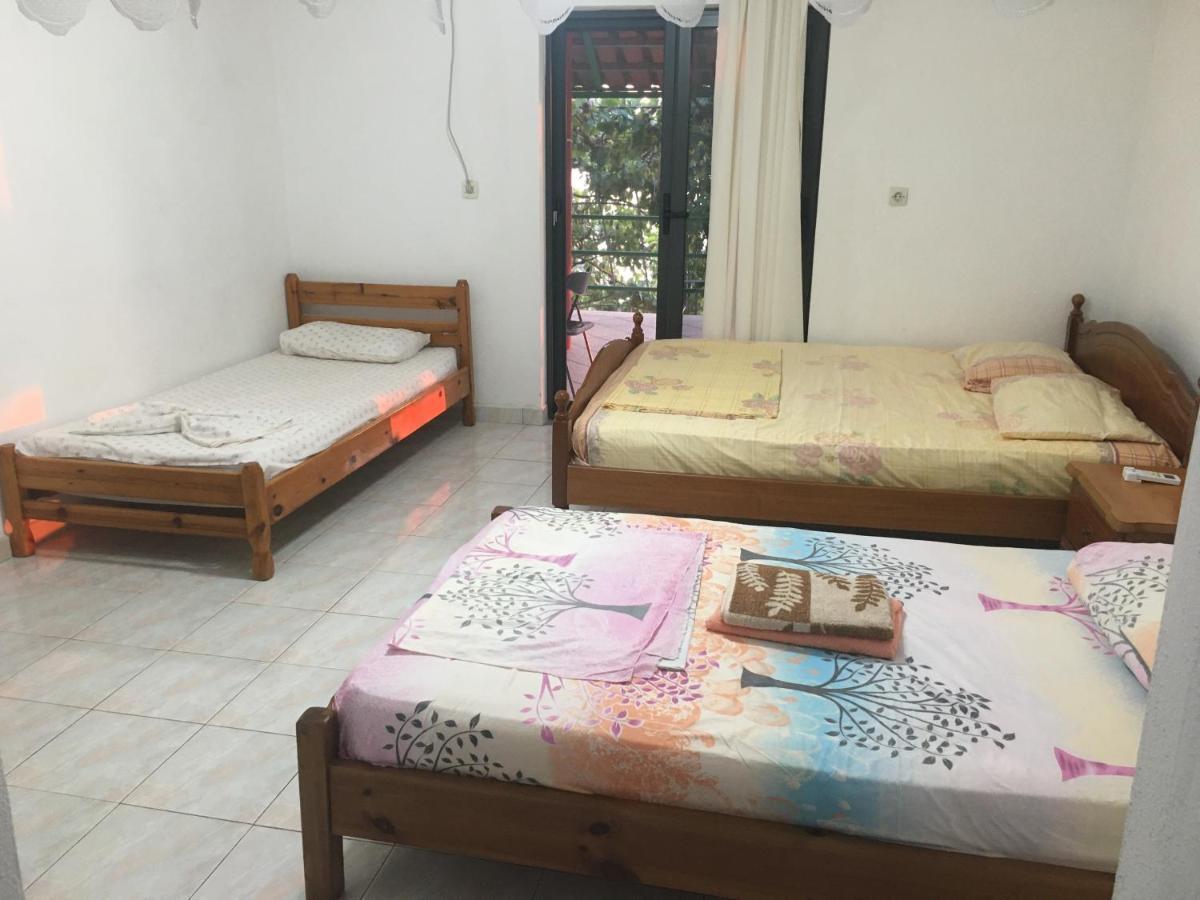 Romeo'S Guest House 2 Piqeras Bagian luar foto