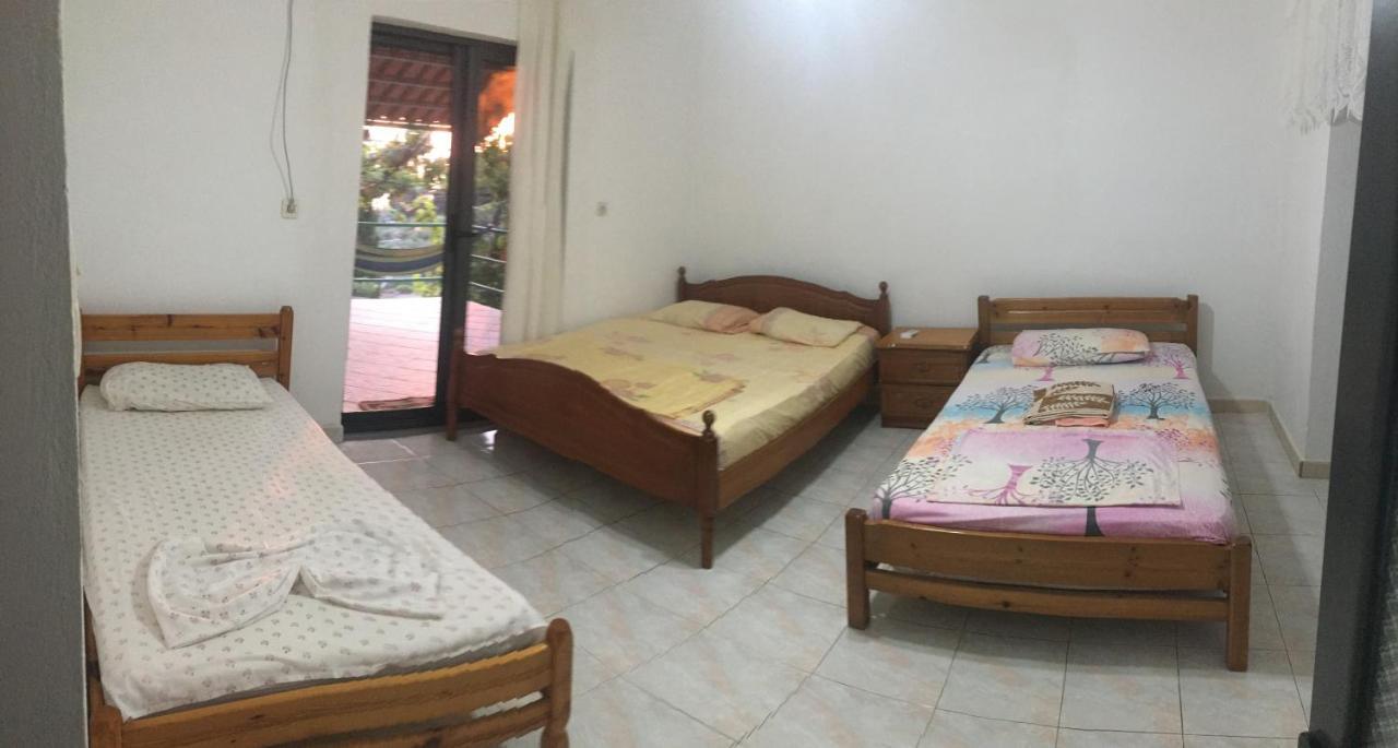Romeo'S Guest House 2 Piqeras Bagian luar foto
