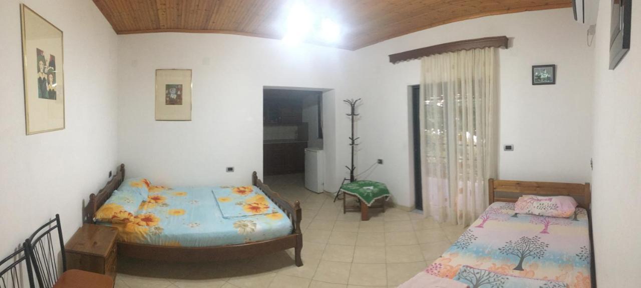 Romeo'S Guest House 2 Piqeras Bagian luar foto