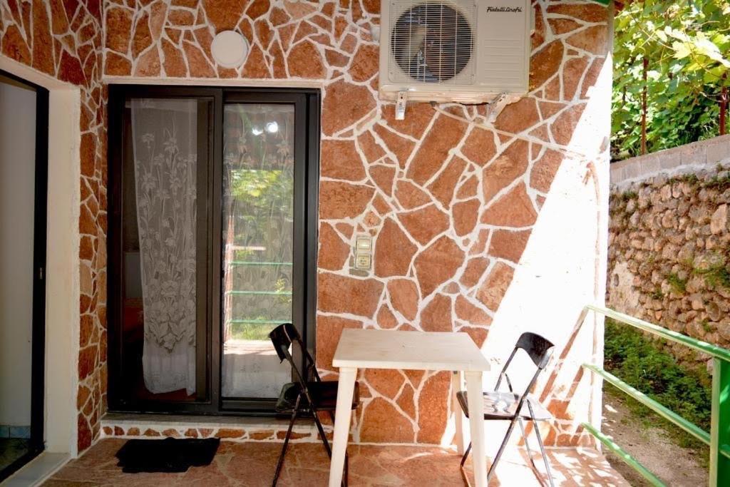 Romeo'S Guest House 2 Piqeras Bagian luar foto
